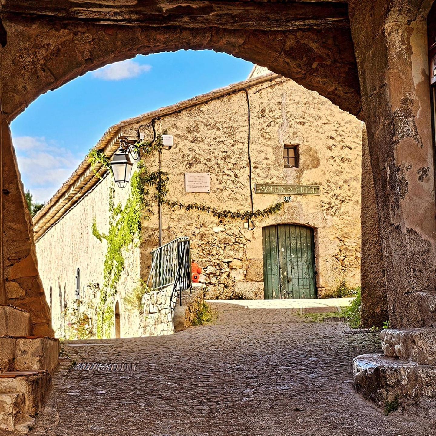 Au Coeur Du Village Provencal Tourtour Kültér fotó