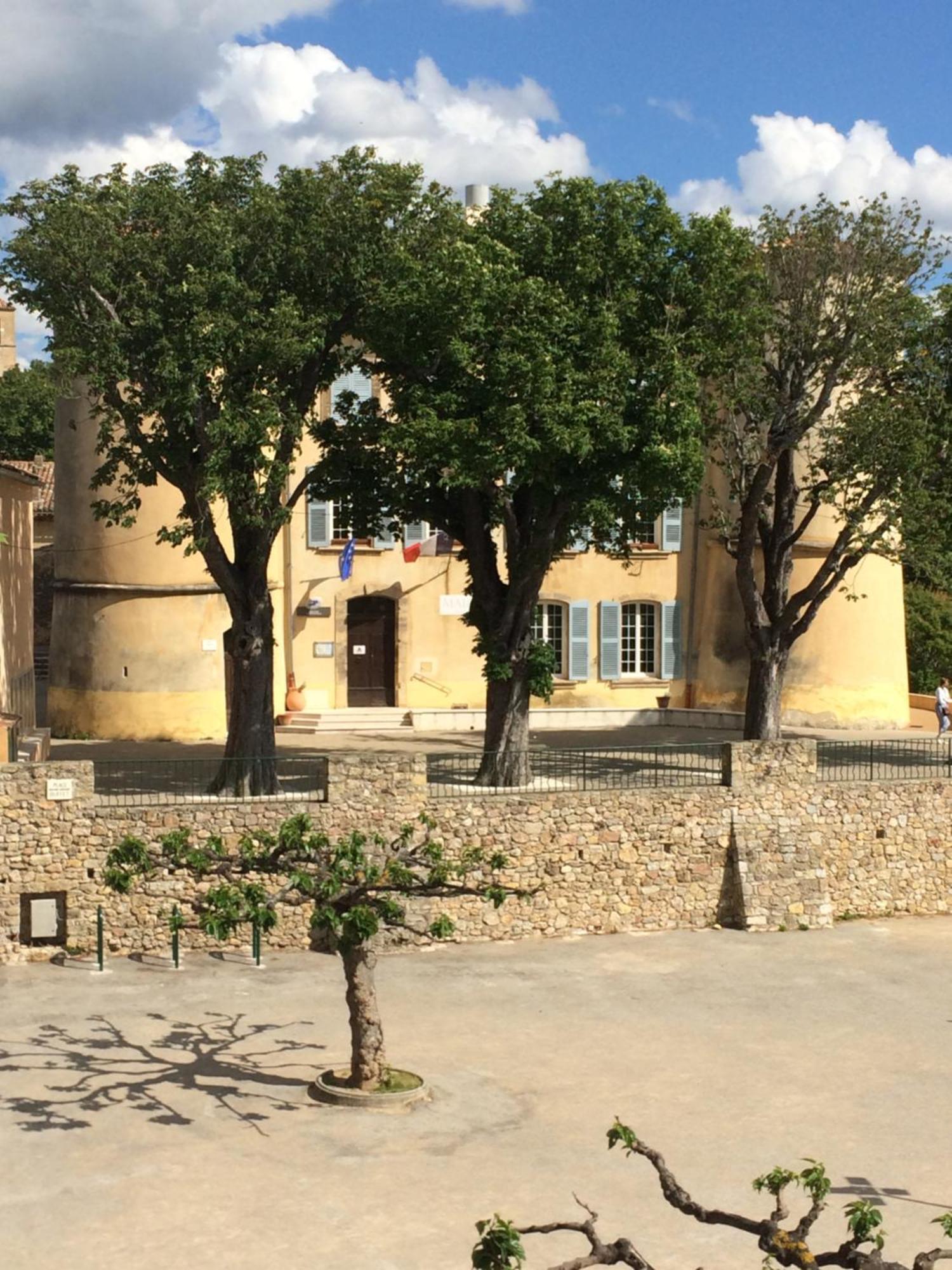 Au Coeur Du Village Provencal Tourtour Kültér fotó